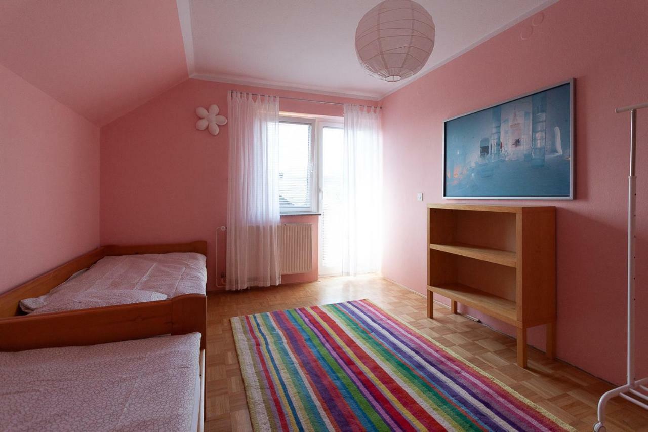 Vacation Home Sofia Zgornje Gorje ภายนอก รูปภาพ
